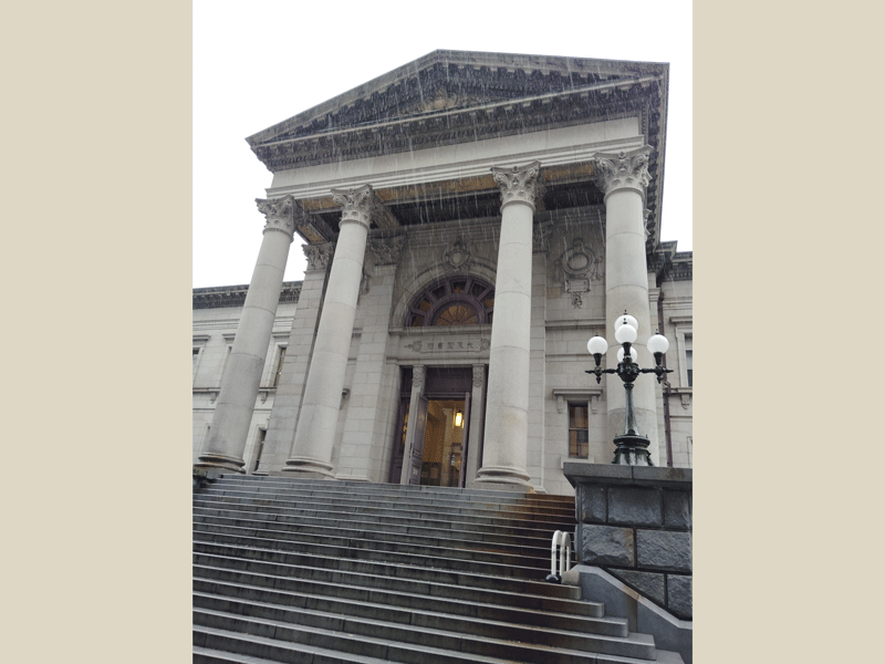 大阪府立中之島図書館